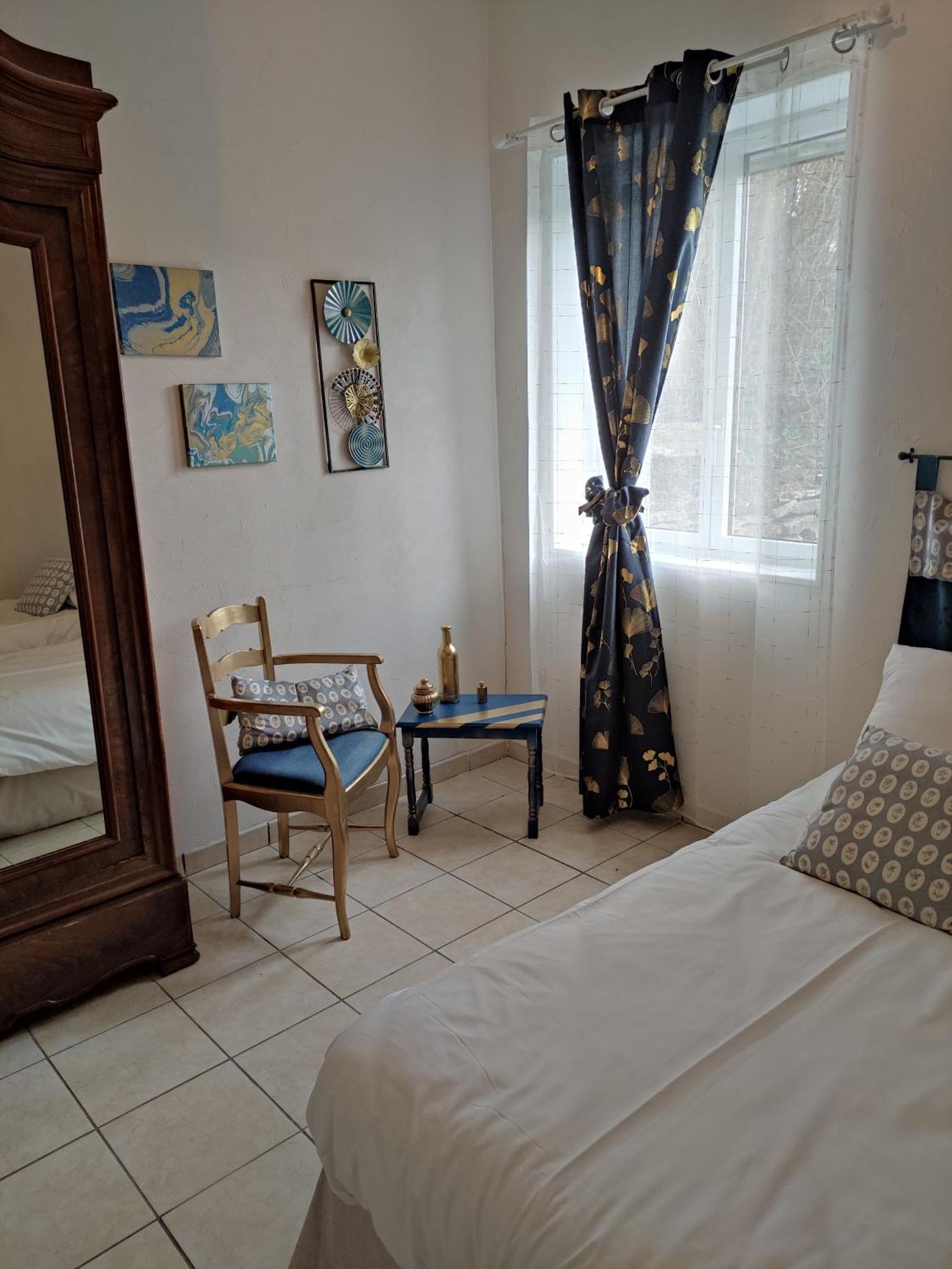 Bed and Breakfast Bleu Bonheur Dennevy Habitación foto